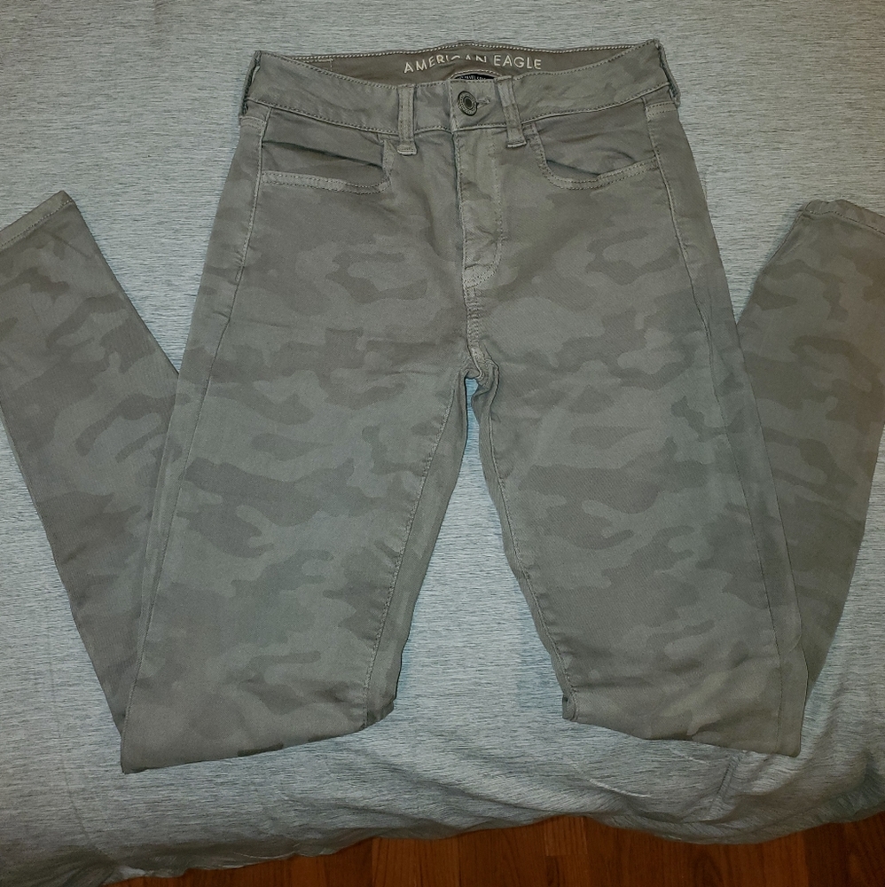 American Eagle Hi-Rise Jegging